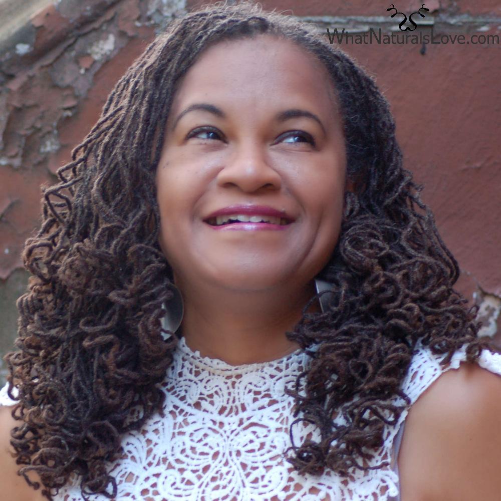Video: How to use the Loc Curlers to get a curly hairstyle
