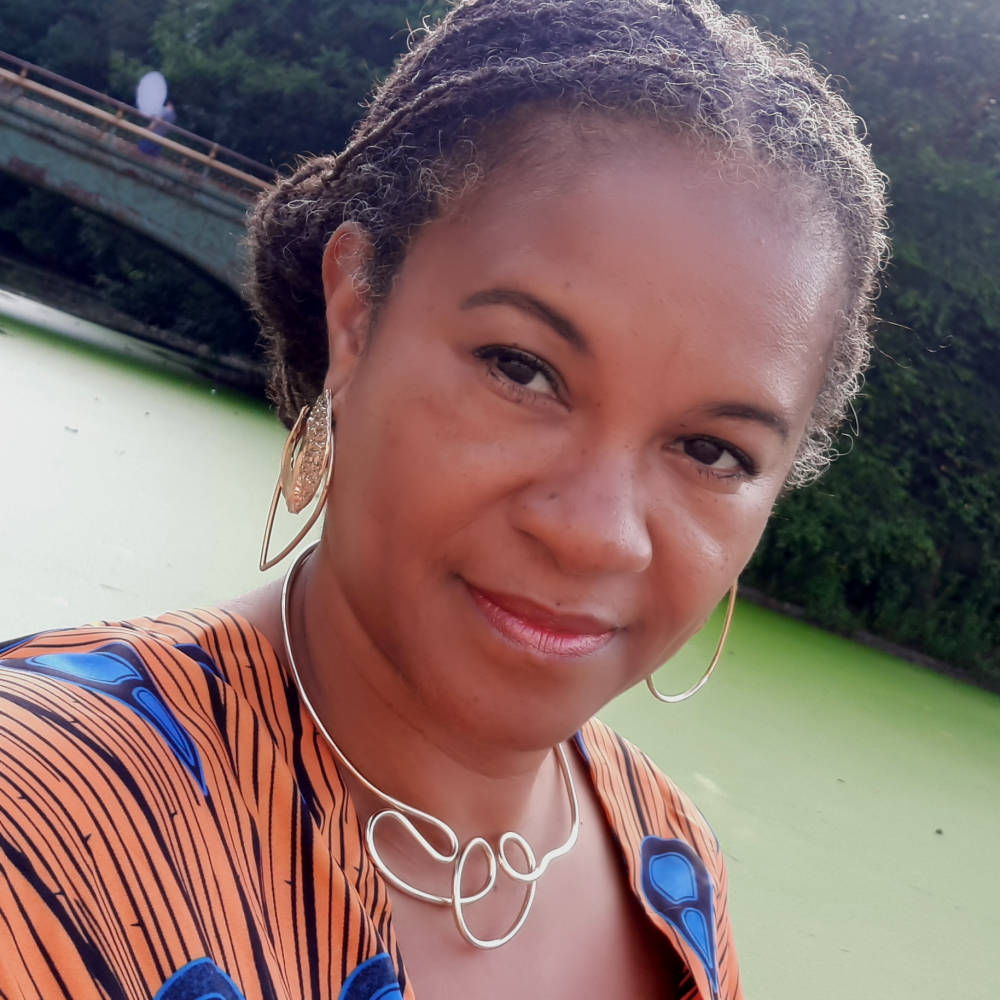 Sculpted Flow Choker – Gold or Silver