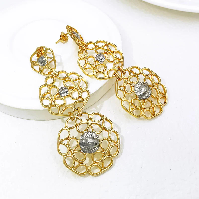 Elegant Gold Drop Earrings – Dubai Fashion Jewelry