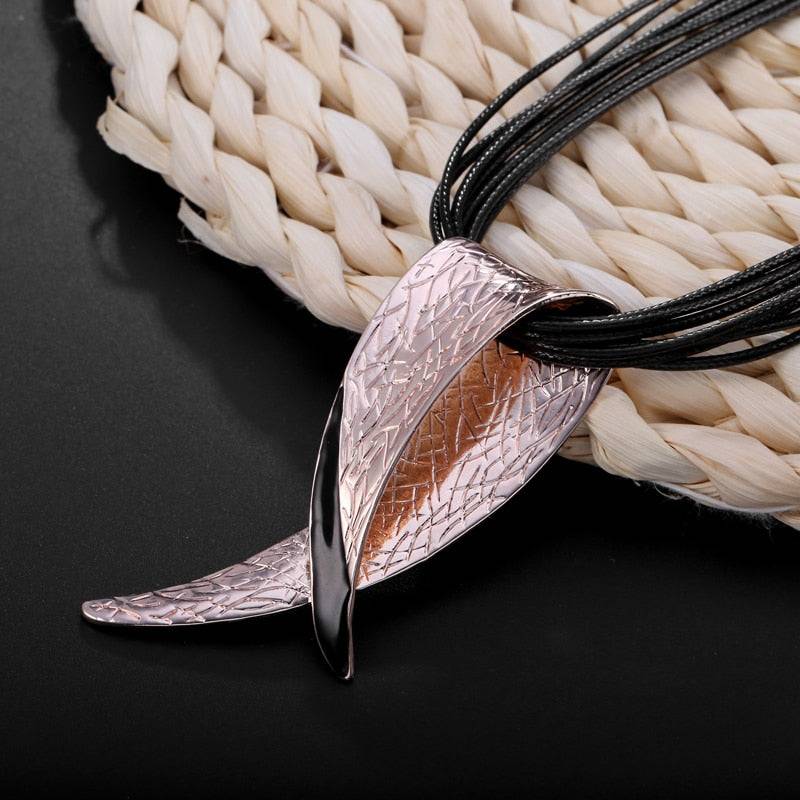 Simply chic Pendant Necklaces