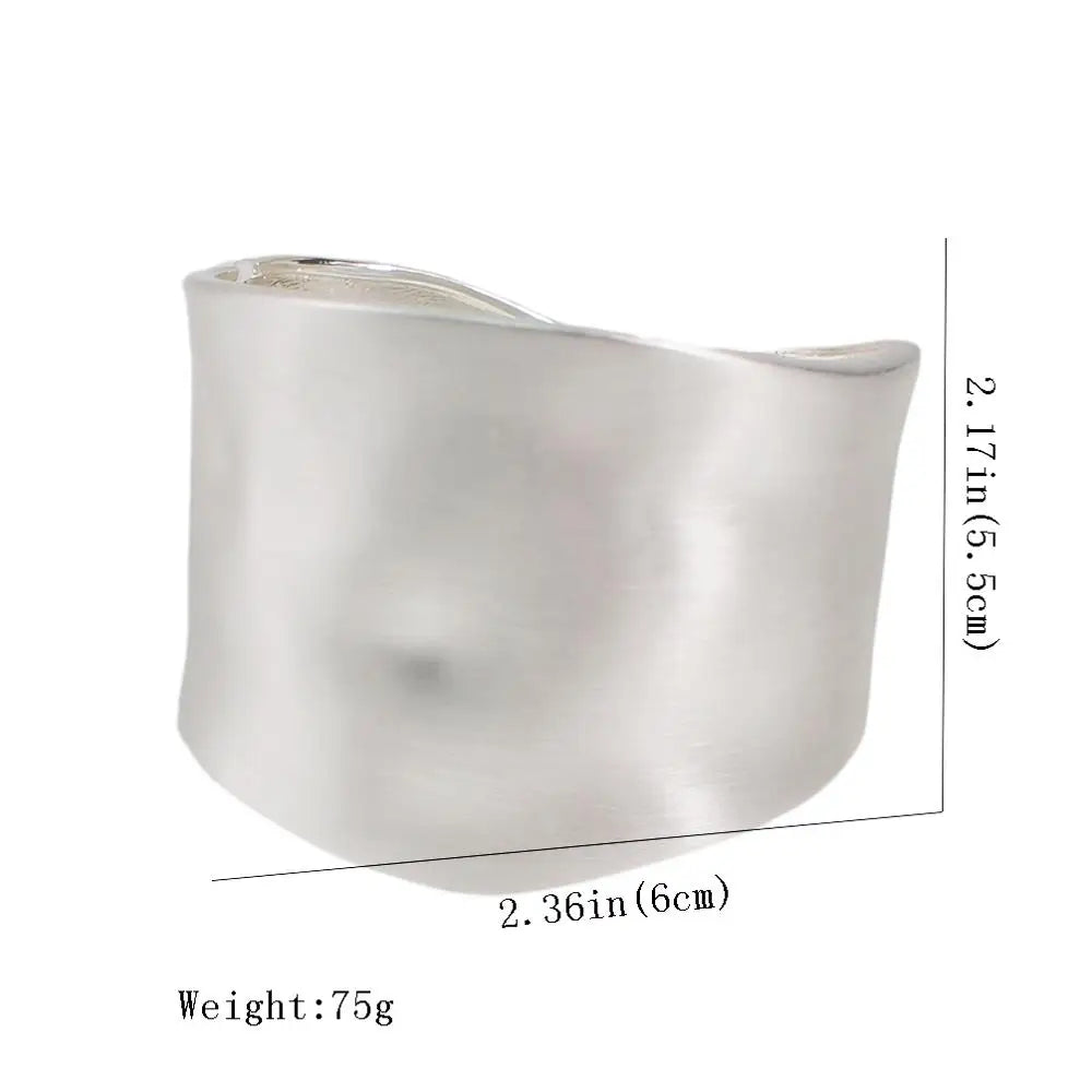 Silver Sunset Gleam Hair Cuff with dimensions of 2.36 inches wide and 2.17 inches tall, weighing 75g, ideal for styling locs.
