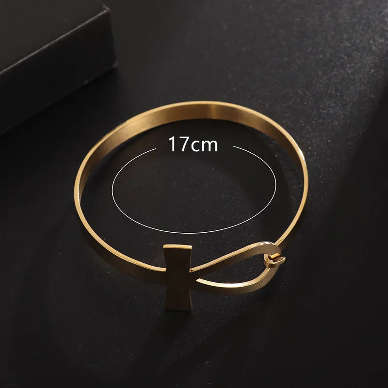 Gold Faithful Embrace Hair Cuff and Bracelet with a 17cm circumference. Designed for comfort and versatility as a hair or wrist accessory.