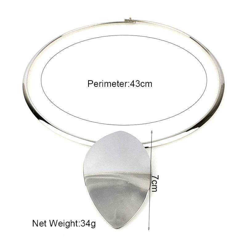 Silver Outstanding Oval choker necklace with dimensions displayed. A lightweight and elegant accessory, ideal for Memorial Day 2024.