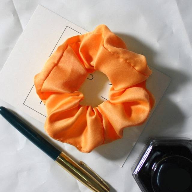Oversized zijden haarscrunchies