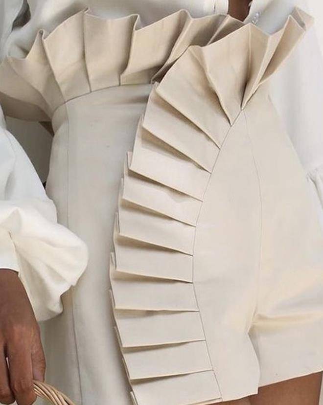 Elegant High Waist Bottom Ruffle Hem Shorts