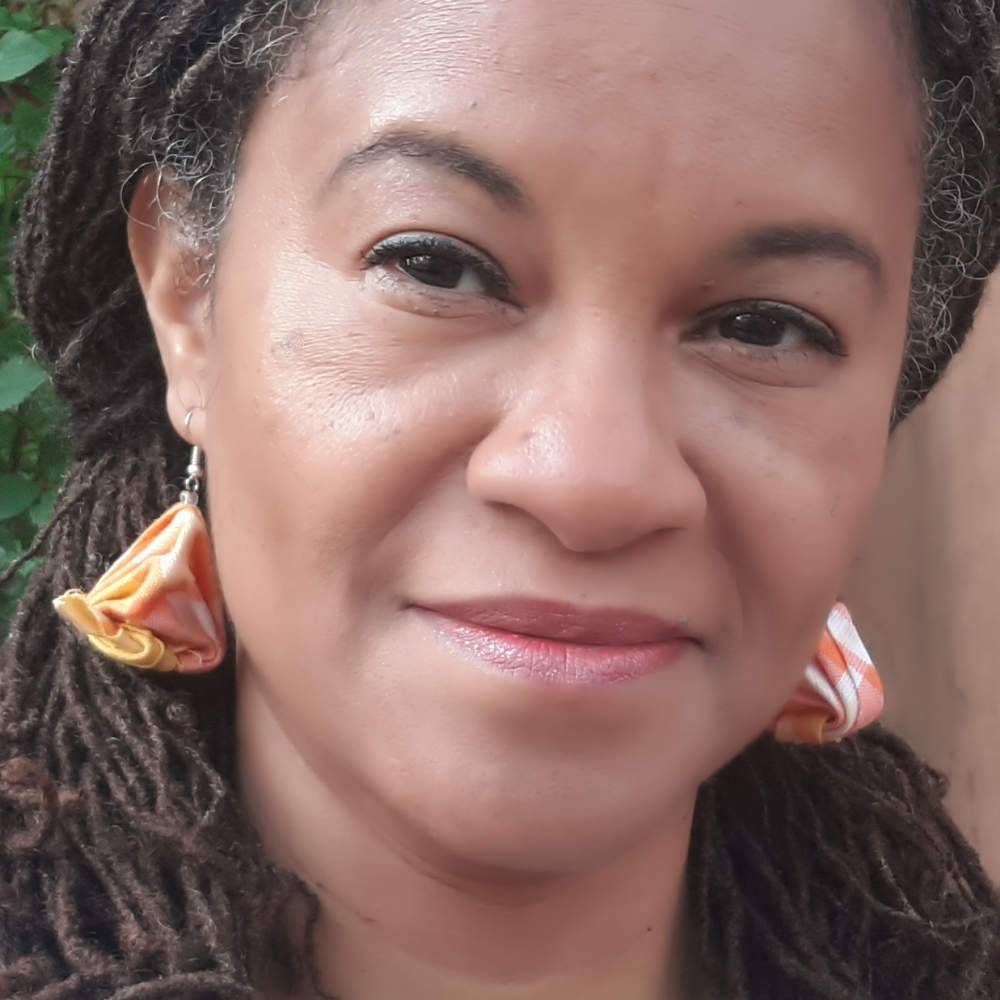Angisa Earrings Handmade from Suriname
