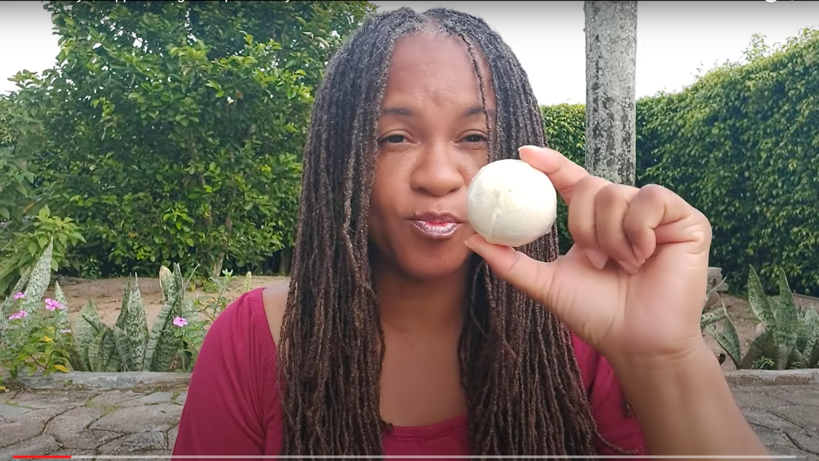 Mireille Liong Sisterlocks showing the Loc Bombs for Dreadlocks, Los and Sisterlocks