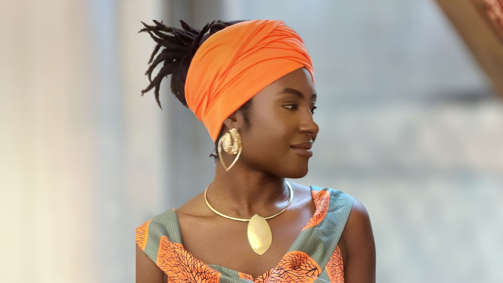 Veracia Wearing The Tube Wrap for Locs, Dreadlocks and sisterlocks