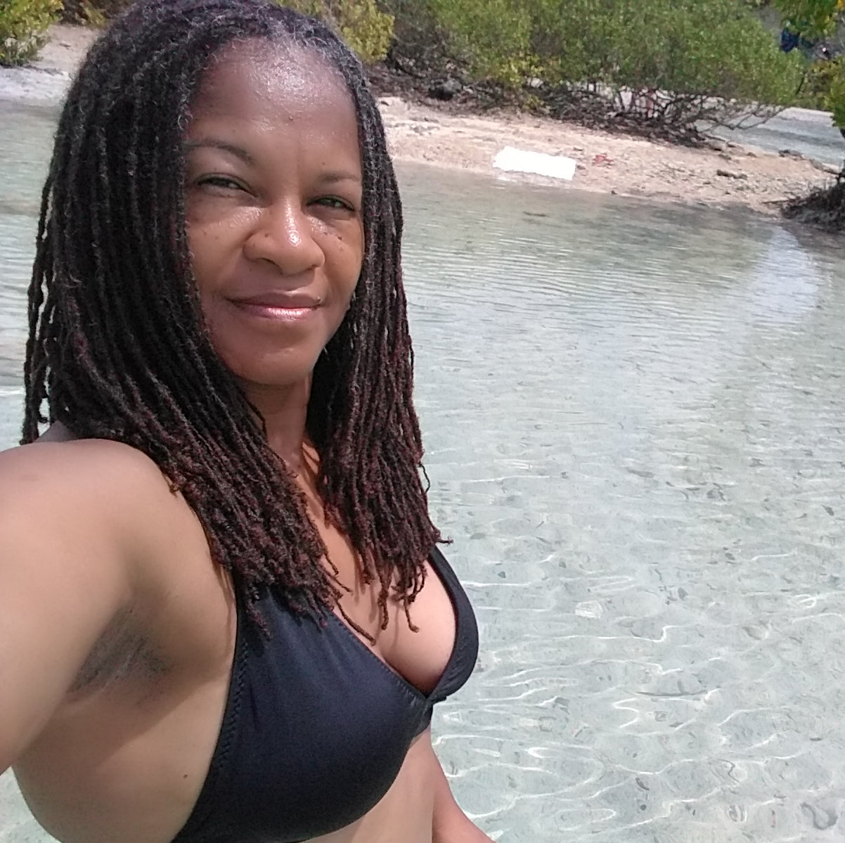 How to treat locs when going to the beach