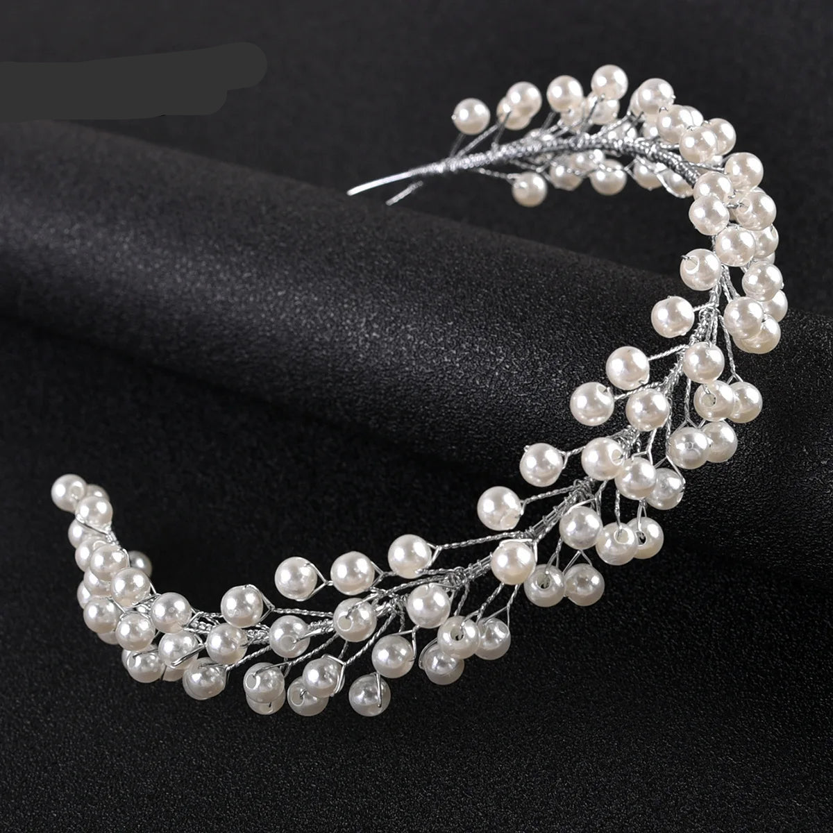 CLEAR CRYSTAL BRIDAL HEADBAND WITH SILVER WIRE, SPARKLING DESIGN IDEAL FOR WEDDINGS AND OCCASIONS.