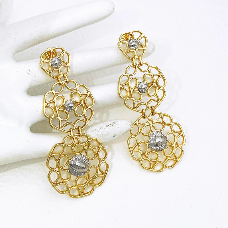 Elegant Gold Drop Earrings – Dubai Fashion Jewelry