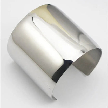 Side Vieuw of the  Wide Silver 316L Stainless Steel Cuff Bracelet