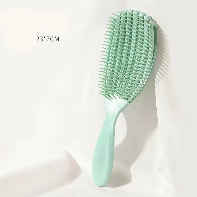 the green detangling brush with a height of 23.7 cm 