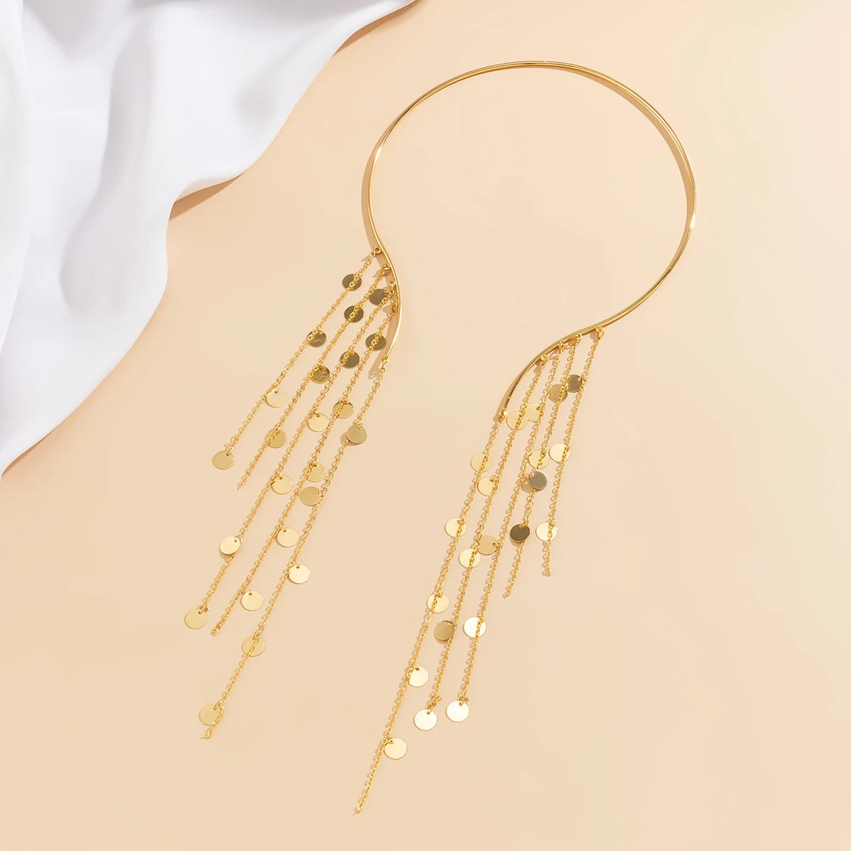 Collier ras du cou ouvert à long pompon avec perles