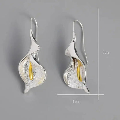 Calla Lily Flower Earrings For Women - WhatNaturalsLove.com