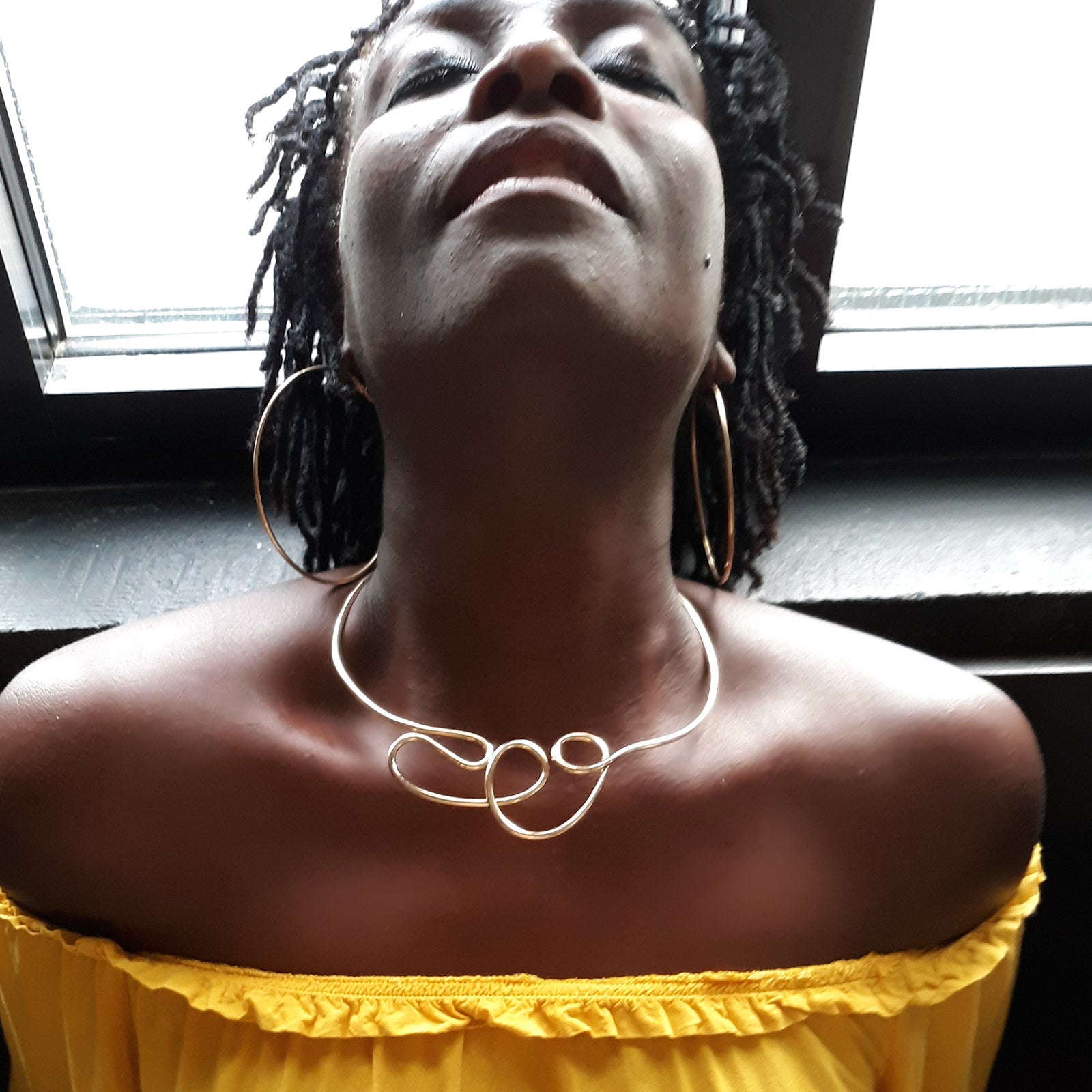 Sculpted Flow Choker – Gold or Silver - WhatNaturalsLove.com