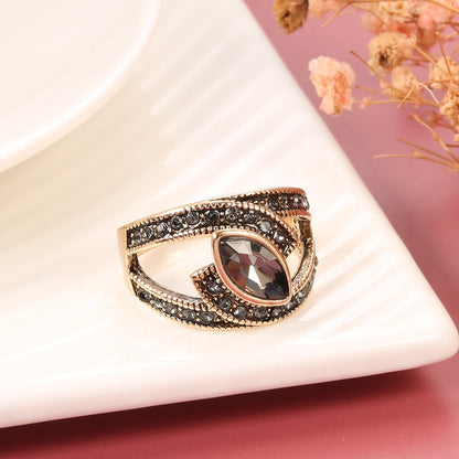 Super elegant and unique Zircon Stone Crystal Ring