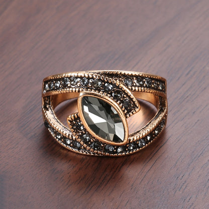 Super elegant and unique Zircon Stone Crystal Ring