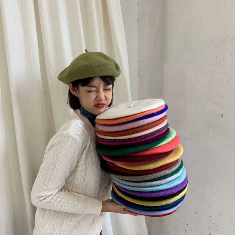 Wollen baretten voor dames in Franse kunstenaarsstijl