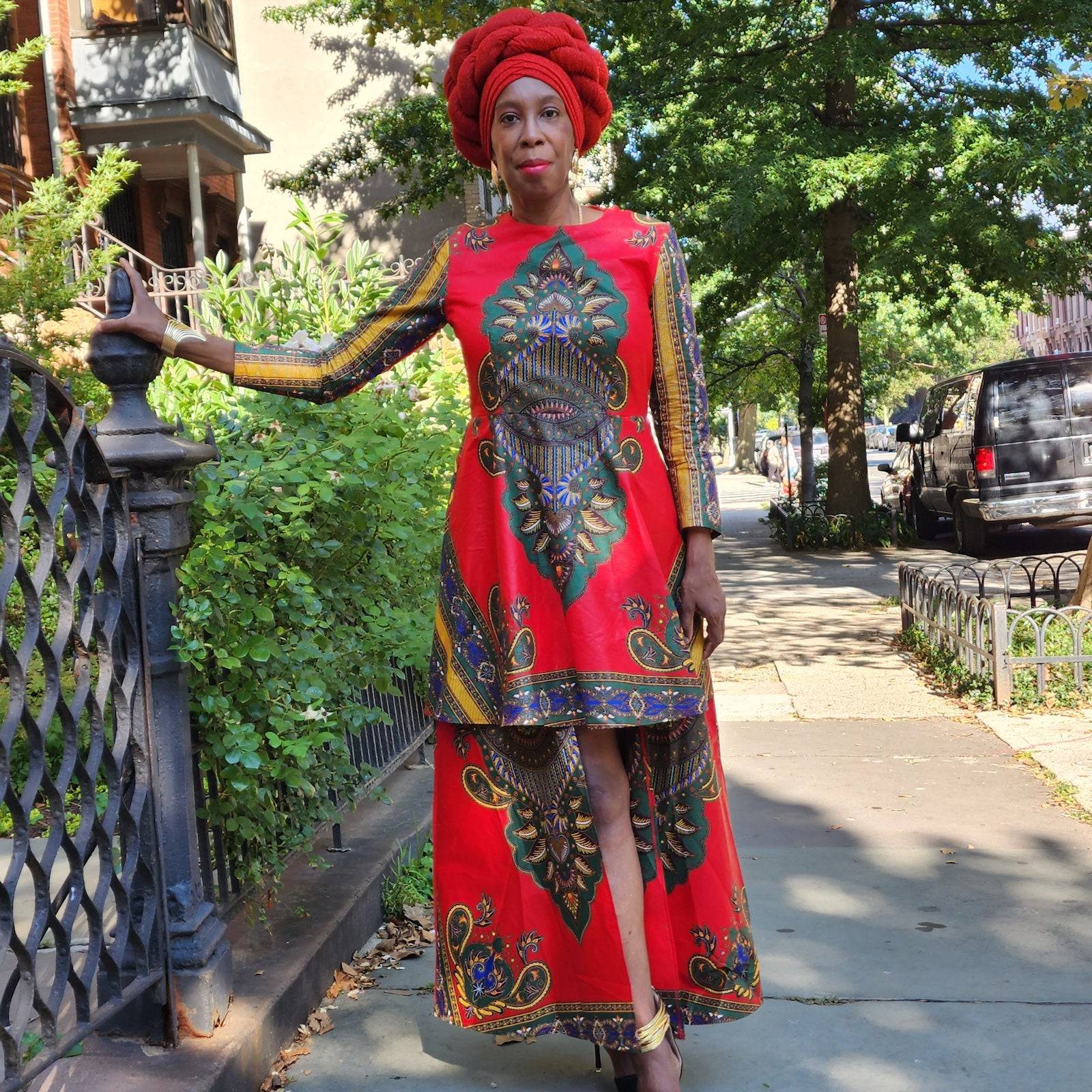 Robe Africaine Hi-Low Dashiki Vert, Or et Rouge pour orner toutes les morphologies du XS au 6X